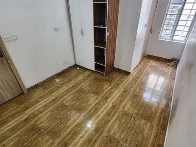 Semi-Master Bedroom in a Shared Apartment