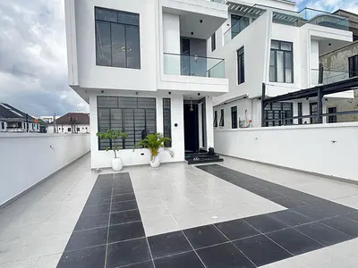 5bedroom Fully Detached Duplex with Cinema, Pent Floor