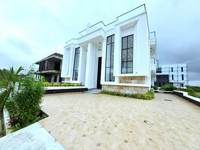 Contemporary Designed 5 Bedroom Home with Pool,
