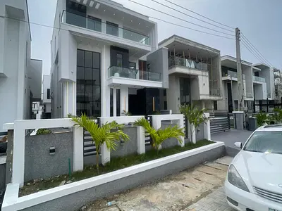 Super Luxury 5 Bedroom Detached Duplex with BQ, Cinema and Pool