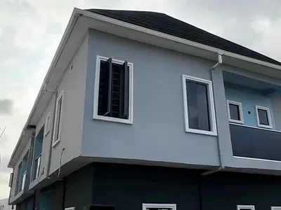 Sharp 2 Bedroom Apartments Available Upstairs