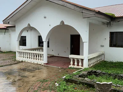 Standard 6 Bedrooms Bungalow
