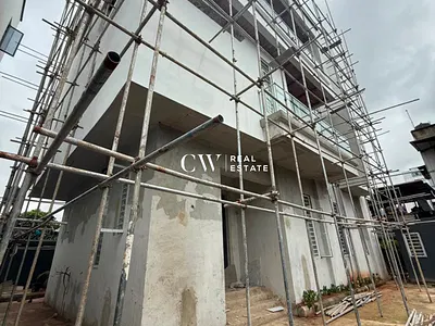 6 Bedroom Detached Residence in VI