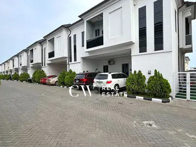 4 Bedrooms Terraced Duplex