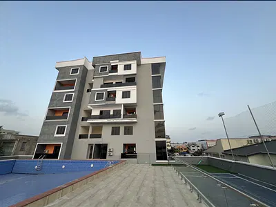 Luxury Waterfront 2 Bedroom Apartment