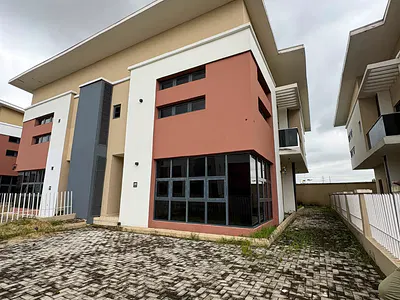 4 Bedroom Semi Detached