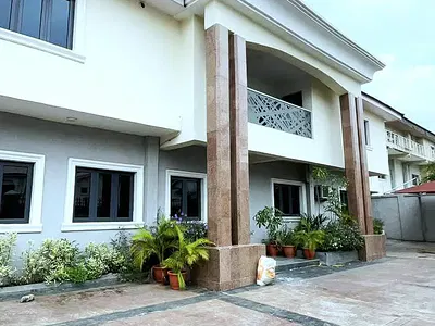 5-Bedroom Fully Detached House with 2-Room BQ, Swimming Pool