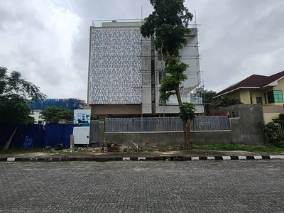 Luxury 5 Bedroom Fully Detached Duplex + BQ, Pool, Gym