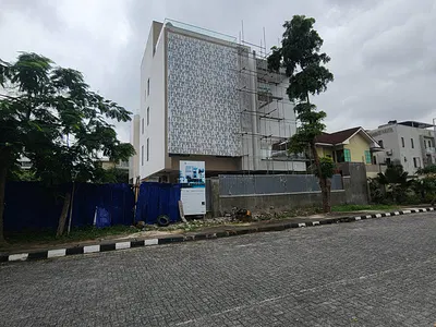 Luxury 5 Bedroom Detached Duplex + BQ, Pool, Gym, Elevator. Laundry