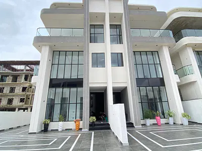 Exquisite 5 Bedroom Luxury Semi Detached Smart House with BQ & Cinema