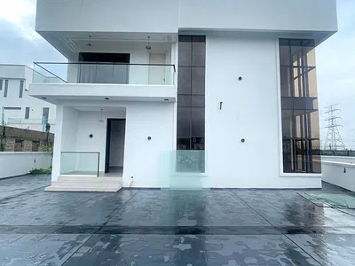 Massive 5 Bedroom Detached Duplex Located in Well Planned T Estate