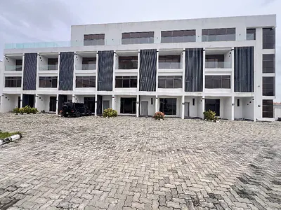 Luxury 5 Bedroom Pent Flat with BQ