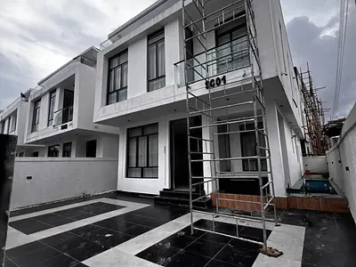Luxury 5bedroom Fully Detached Duplex in Chevron Lekki Lagos