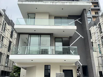 6 Bedroom Detached Duplex