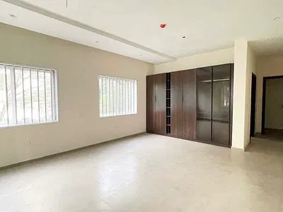 3 Bedroom Apartment with Spacious En-Suite Rooms