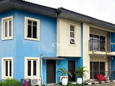 3 Bedrooms Apartment