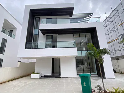 Luxury 5 Bedroom Exclusive Detached Smart House with BQ, Pool & Cinema