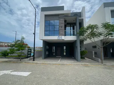 Beautifully Crafted Contemporary 4 Bedroom Detached Duplex with BQ
