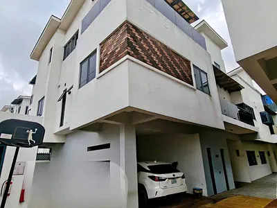 A Nice 4 Bedroom Terrace Duplex with BQ