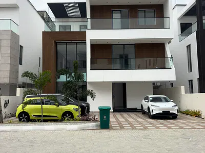 5 Bedroom Detached Duplex with BQ