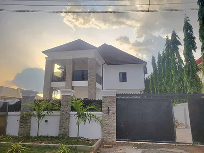 Luxury 4-Bedroom Fully Detached Duplex with 2 Rooms BQ