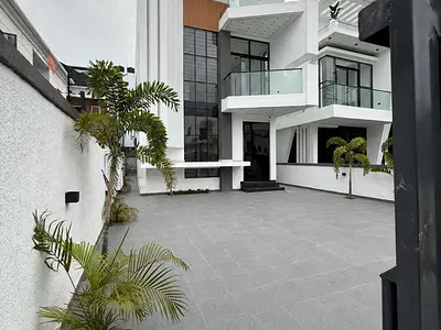 5, Bedrooms