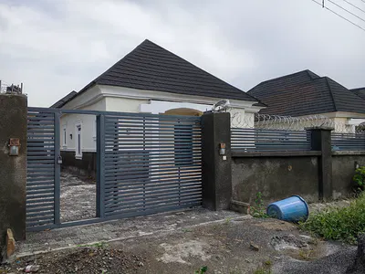 3 Bedrooms Detached Bungalow