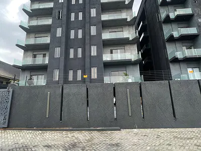 Luxuriously Furnished 2 Bedroom Apartment with Pool and Elevator