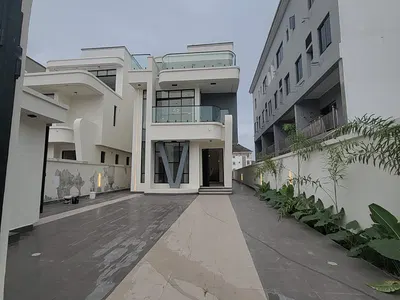 Magnificent 5bedroom Duplex with a BQ and a Pool