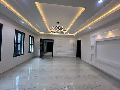 8 Units of 3 Bedrooms