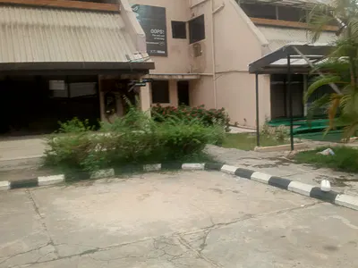 Big 10 Bedrom Detach Hse + 8 BQ + 30 Cars Park Space (All Purposes)