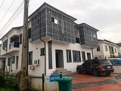 Luxury and Excellent 3bedrooms Sem-Detarched Duplex