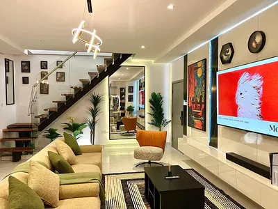 Gorgeous 2 Bedroom Luxury Maisonette Apartment
