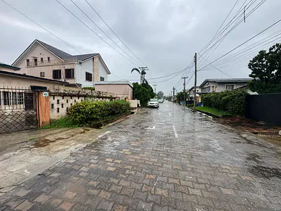 A Demolishable Bungalow on a Full Plot