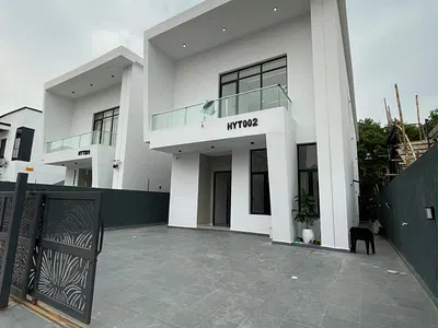 Unfurnished and Spacious 3 Bedroom Maisonette with BQ