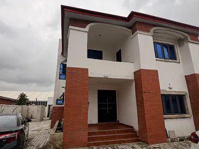 3 Bedroom Flat with All Rooms En-Suite