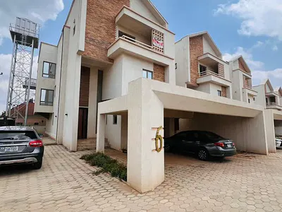5 Bedroom Semi Detached Duplex with BQ