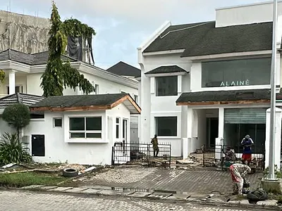 5 Bedroom Commercial