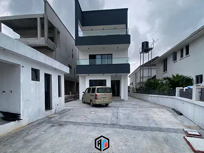 Newly Built Furnished 5 Bed Duplex