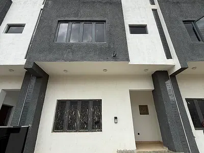 4 Bedroom Terraced Duplex with BQ