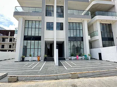 For Sale: Outstanding Spacious Luxury 5 Bedroom Semi-Detached Duplex W