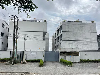 Contemporary 3 Bedroom Apartment