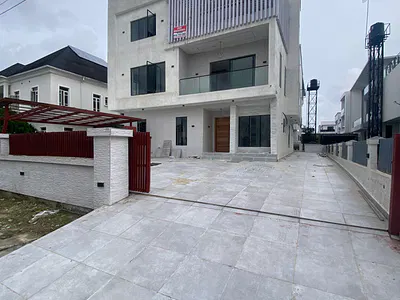 Newly Built 5 Bed Smart Home