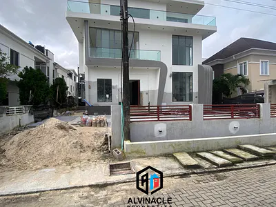 Newly Built Smart Home 5 Bed with Elevator
