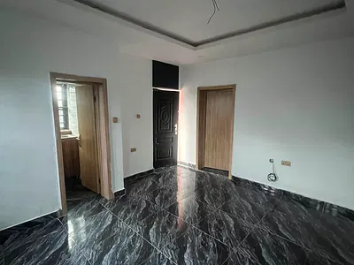 One Bedroom Flat (Mini Flat) Upstairs & Downstai