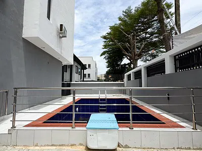 Contemporary 3-Bedroom Maisonette with BQ