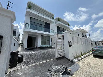 5 Bedroom Detached House