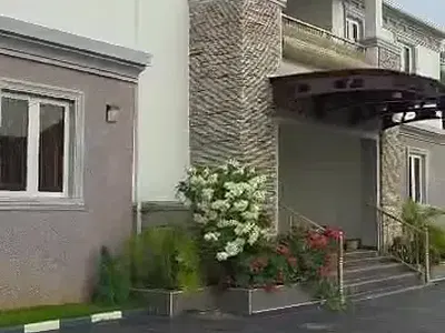 Luxury 6-Bedroom Detached Duplex with Guest Chalet & Pool -- Naf Valley
