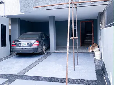 Premium 2 Bedroom Flat with a Room BQ
