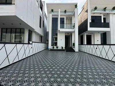 Newly Built 5 Bedroom Detached Duplex